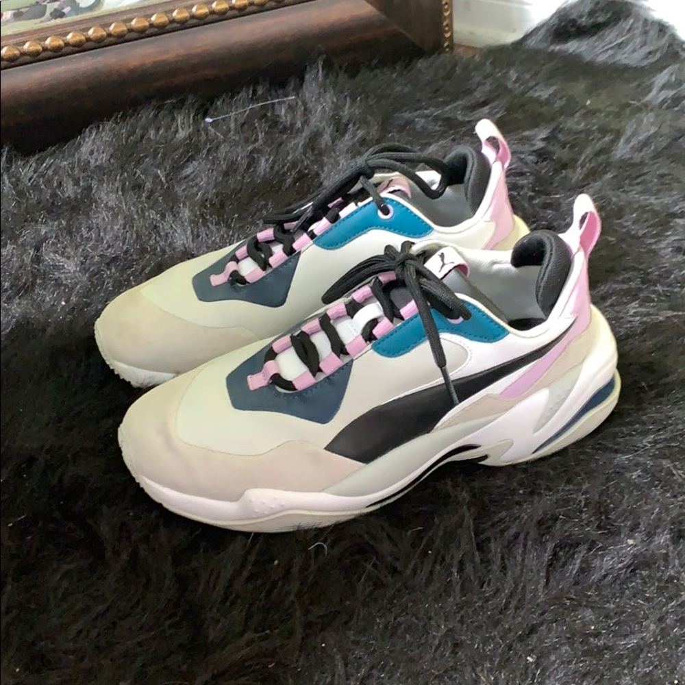 Puma Rive Droite shoes